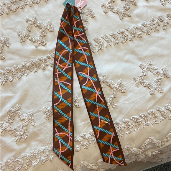 🤠 Saturday Silks 🤠 - Picture 3 of 5